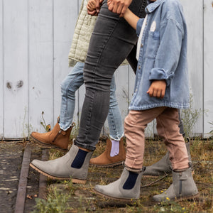 CHELSEA BOOT grau weit