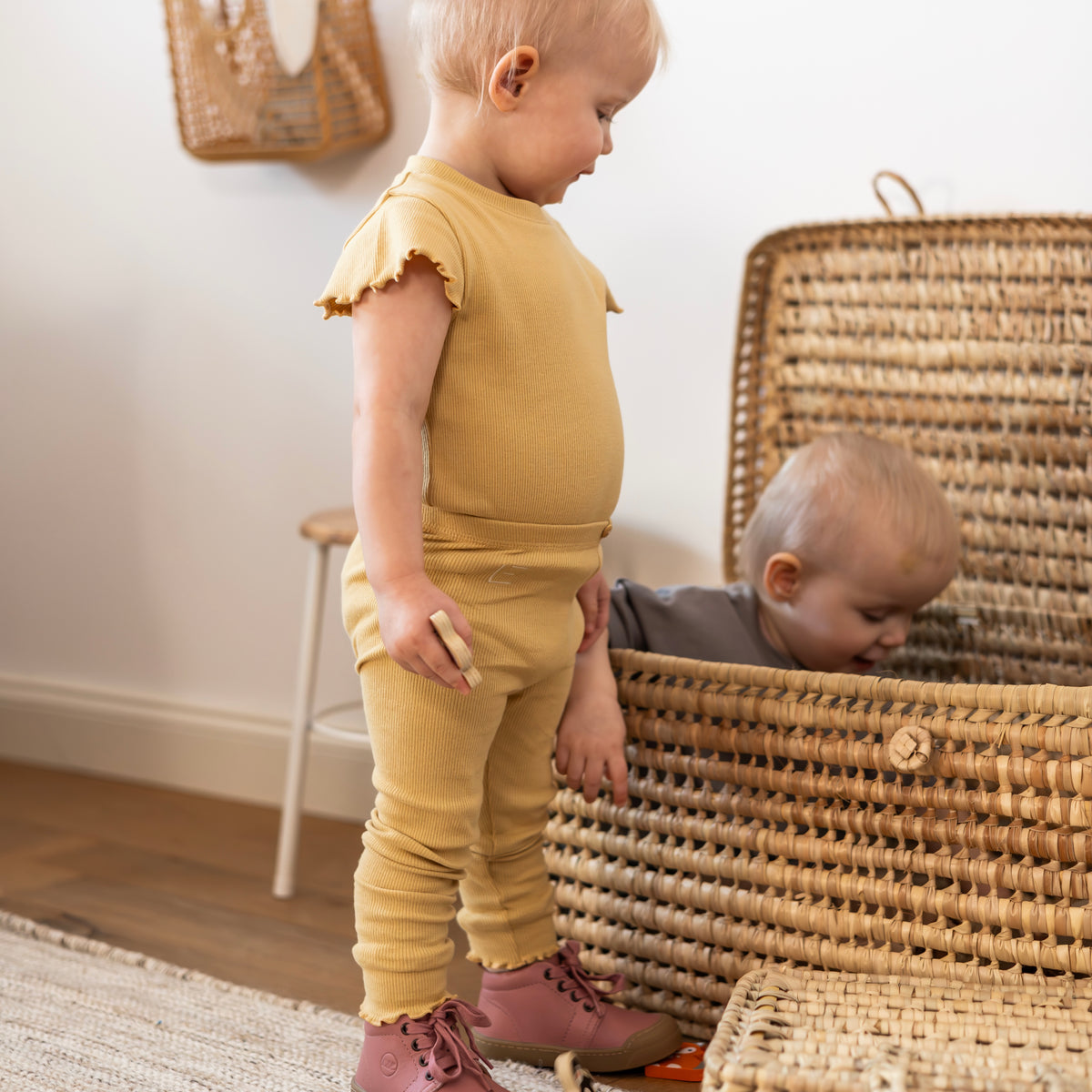 BODY MIT RÜSCHE curry