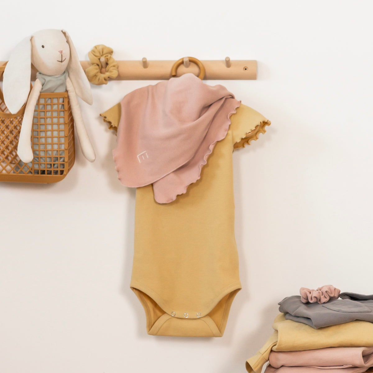 BODY MIT RÜSCHE curry