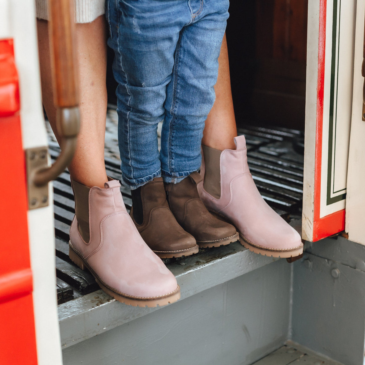 CHELSEA BOOT 2.0_winter_rosa 2025