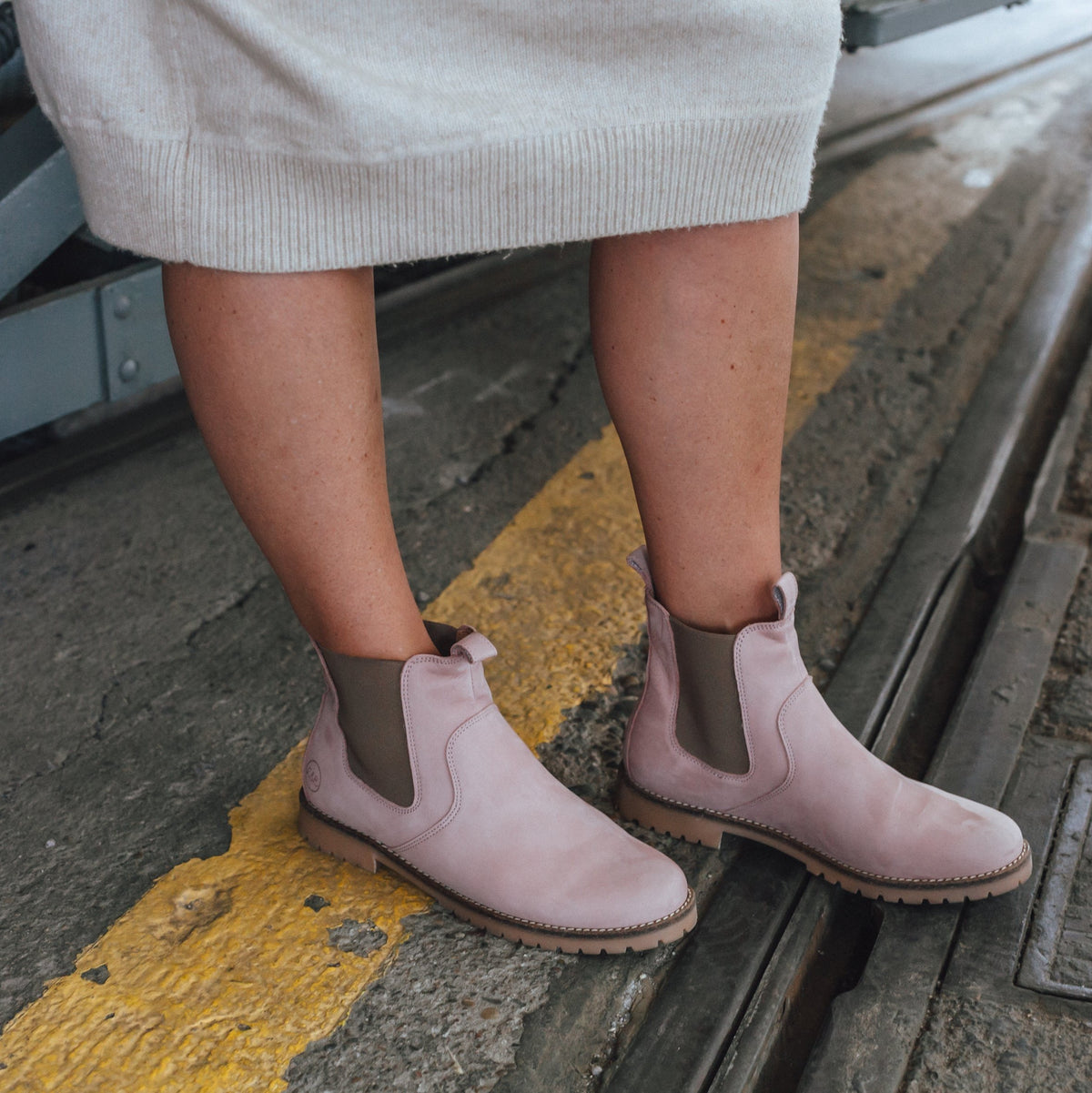 CHELSEA BOOT 2.0_winter_rosa 2025