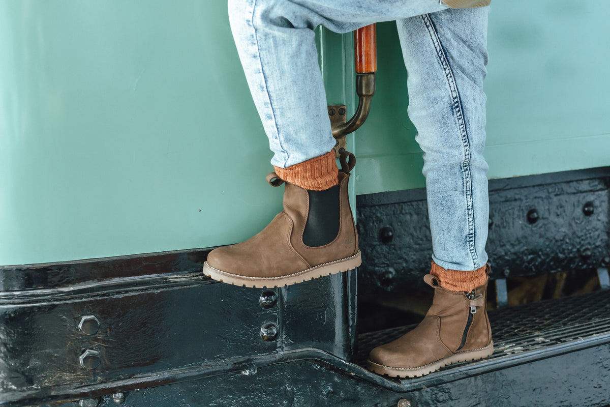 CHELSEA BOOT_winter_braun 2025